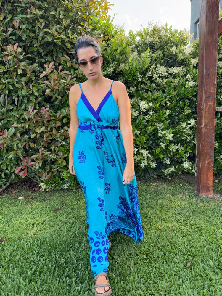 Maxivestido turquesa estampado MT Collection — frente